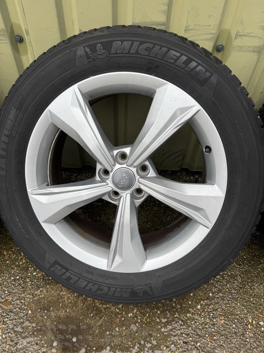 Диски Audi Q5 R19 зі зимовими шинами Michelin 4.5mm