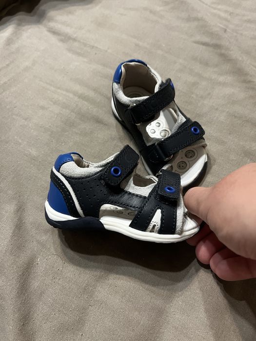 Босоніжки дитячі