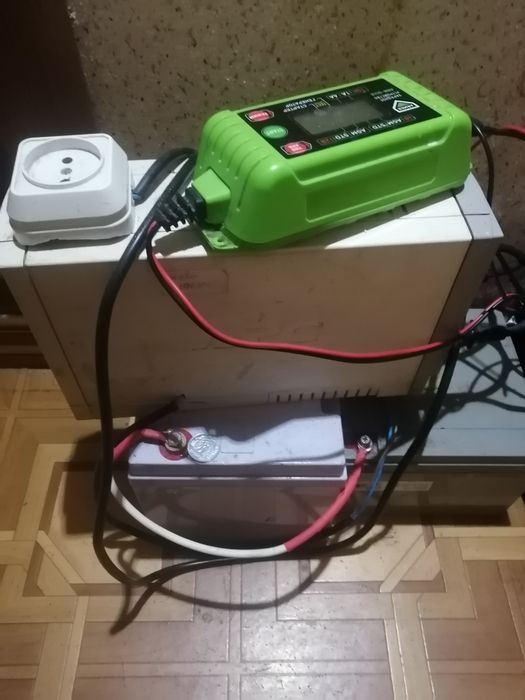 Упс накопитель 220 бу 6000гр