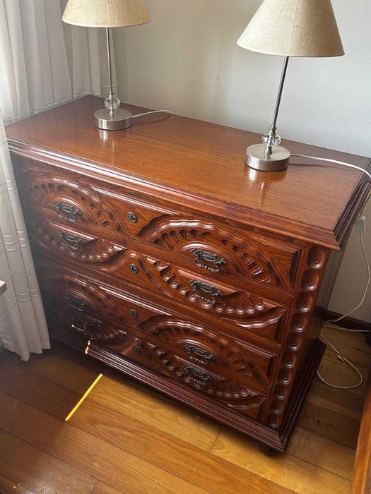 Quarto completo em madeira