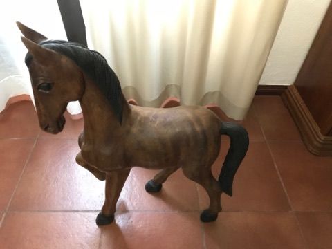 Cavalos de decoraçao em madeira