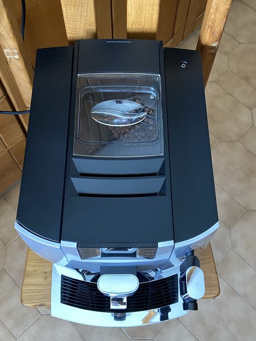 Jura E8 EB 2022 Moonlight Silver — máquina café automática