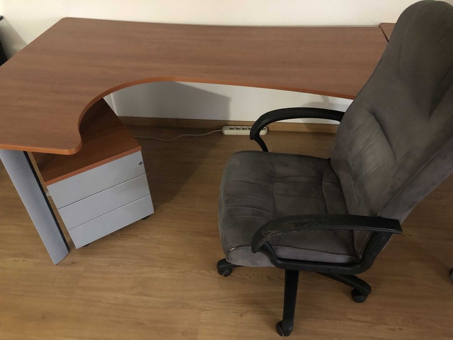 Lote de 5 Computadores Potentes (16G/8G ram) com  Secretarias