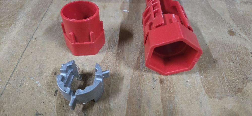 Ferramenta para canalizador (nova)