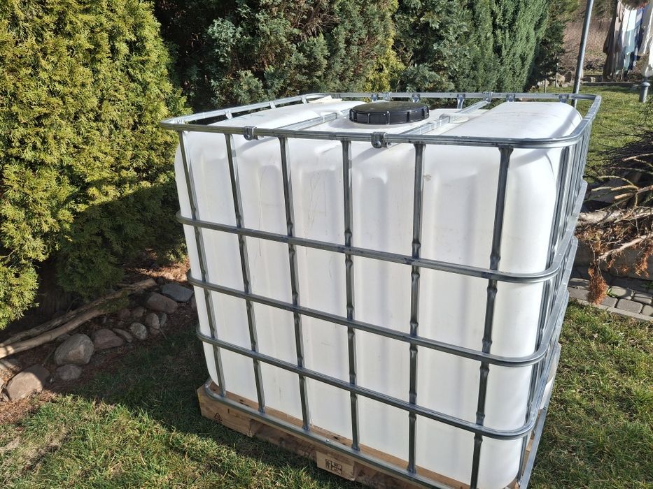 Mauzer 1000l- zbiornik na wodę.