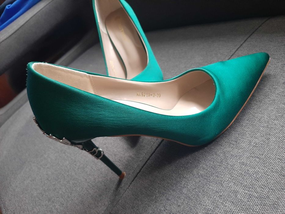 Buty satynowe szmaragdowozielone