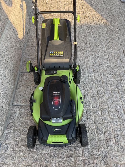 Maquina de cortar relva Serfer