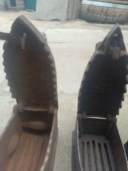 Продам старі утюгі.