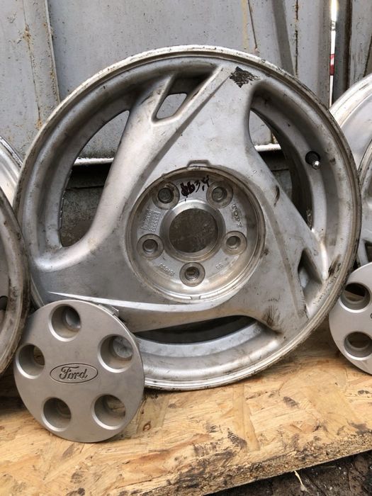 Легкосплавні диски Ford Probe 1996 (PCD)  5x114.3 (DIA): 67.1 R15