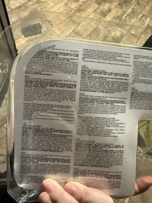 Żółta maska do nurkowania