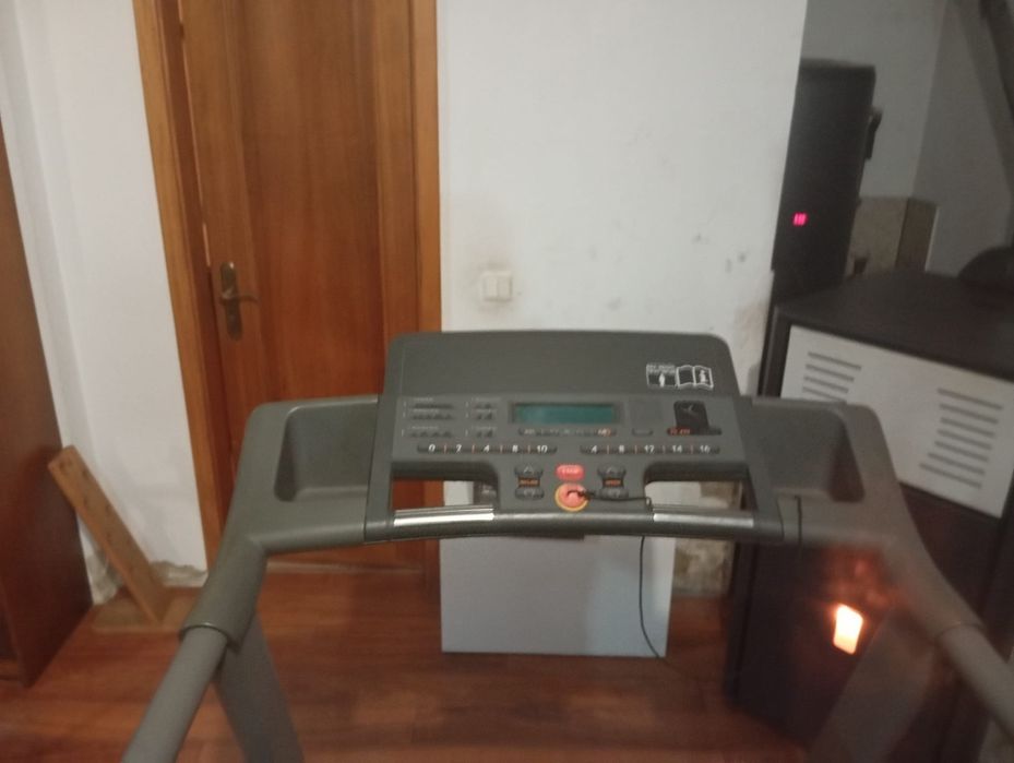 Passadeira elétrica  domyus em bom estado