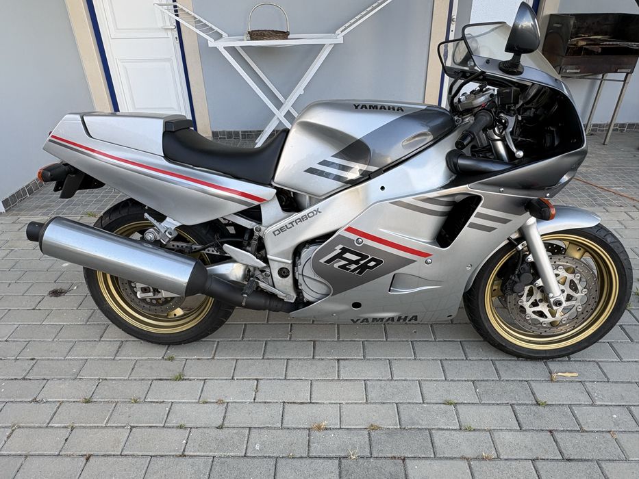 Vendo yamaha fzr 1000