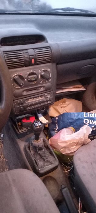 Opel corsa b comercial 99 para peças