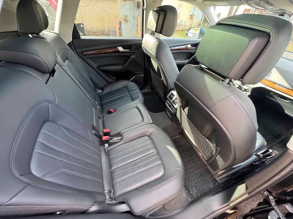 Audi Q5      2020