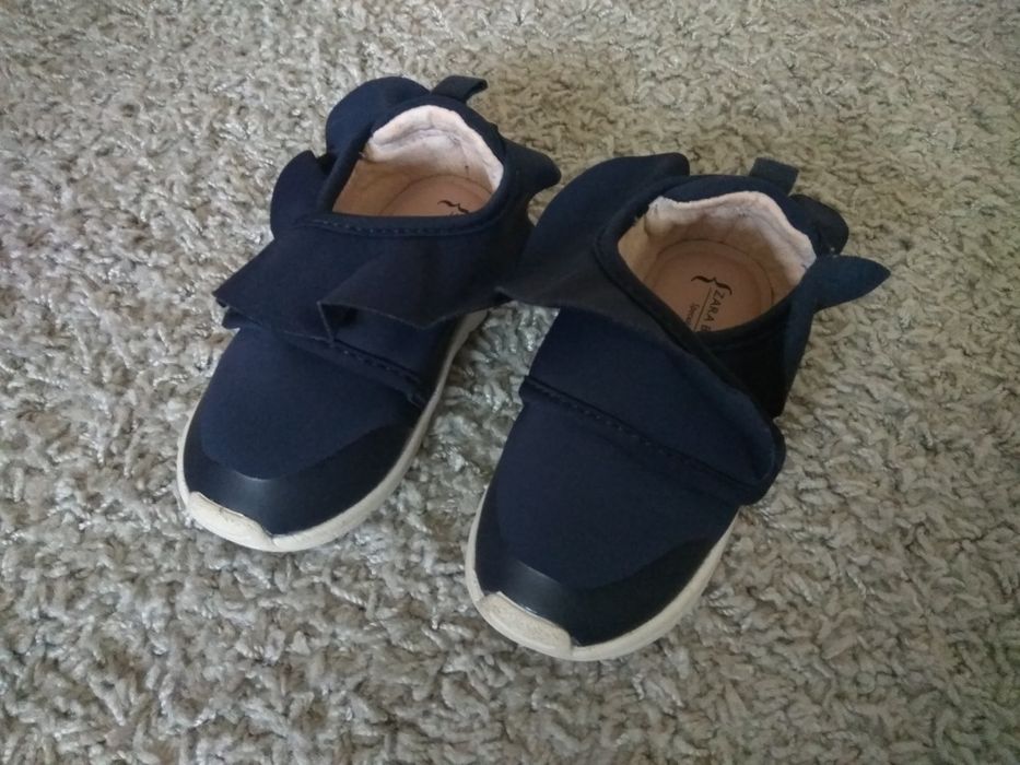 Buty sportowe adidasy wsuwane falbanka Zara