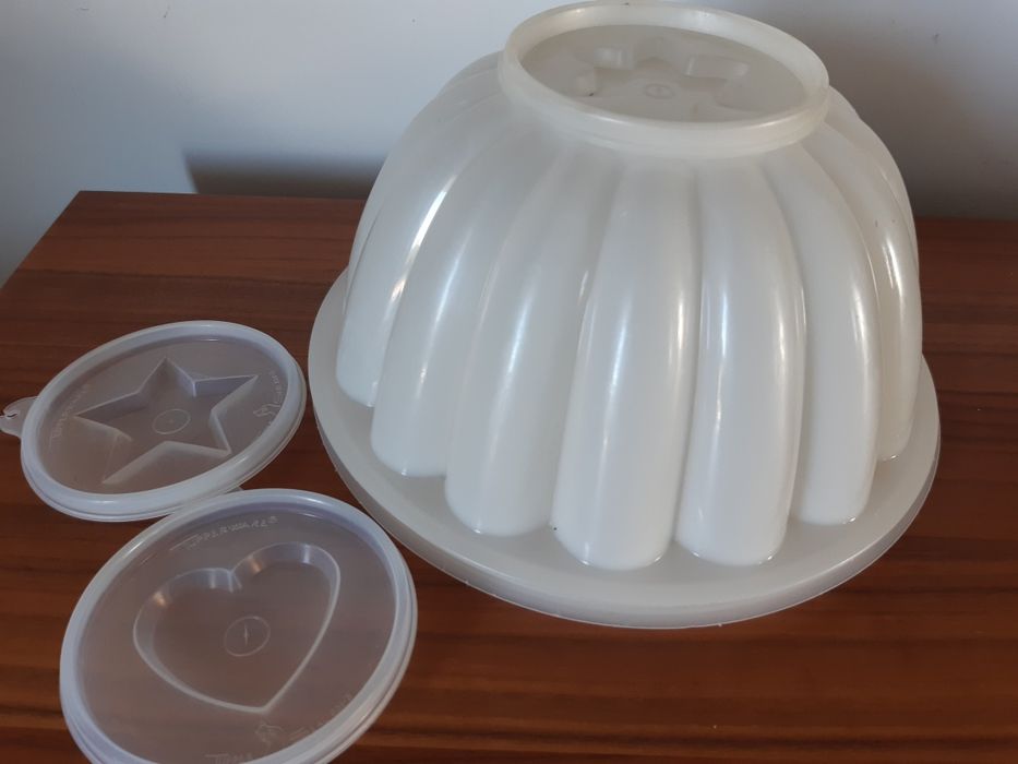Tupperware Pudding Mold439961687657041921