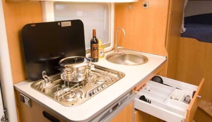 MotorHome Autocaravana Integral HYMER 2.8 campervan camping car 5 Pax