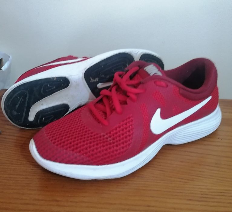 NIKE Vermelhas - Tamanho 36