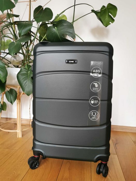 Duża walizka kabinowa Ochnik 28" (75x47,5x29 cm)