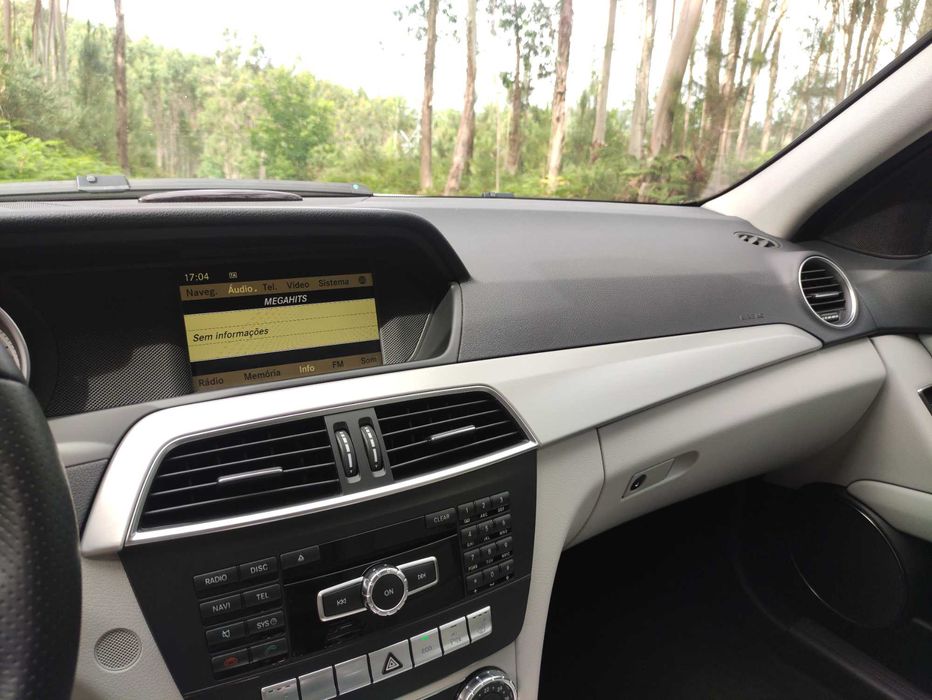 Mercedes-Benz C 200 — fotografia 6