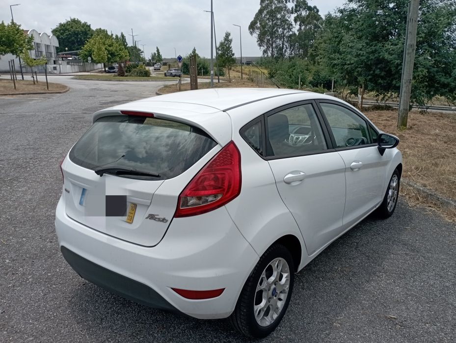 Ford Fiesta 1.4 Tdci — photo 4