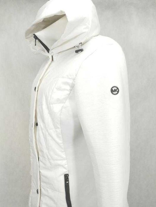 Белая куртка с капюшоном michael kors