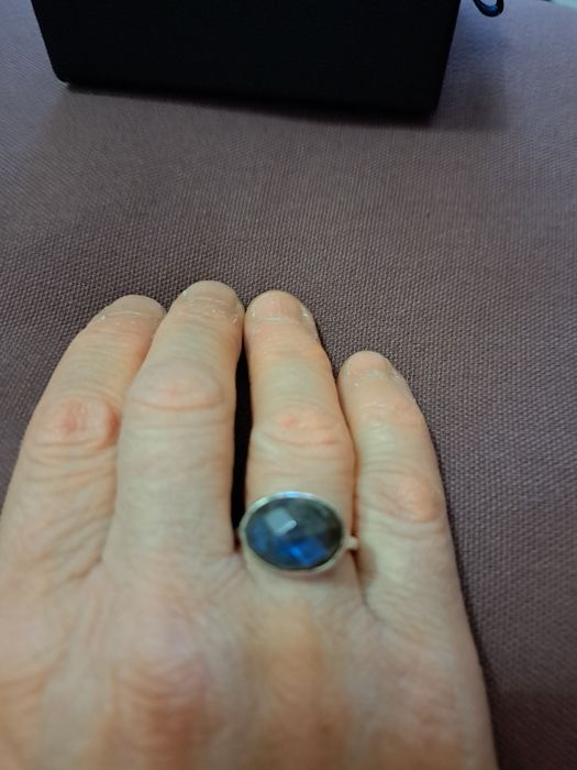 Anel em prata com labradorite