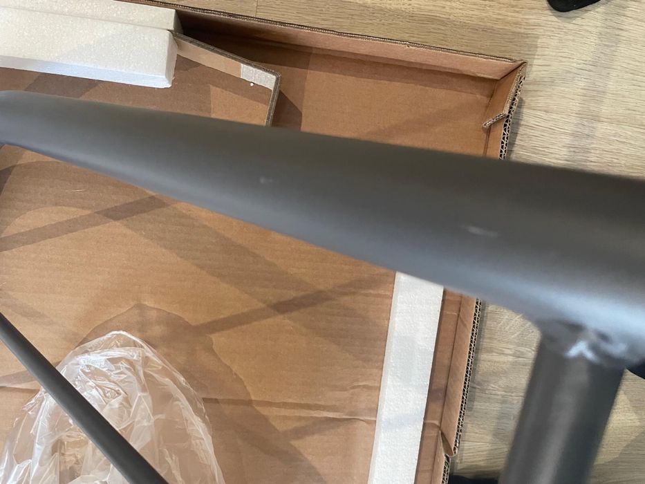 Base de cama, nunca usada mas com defeitos.