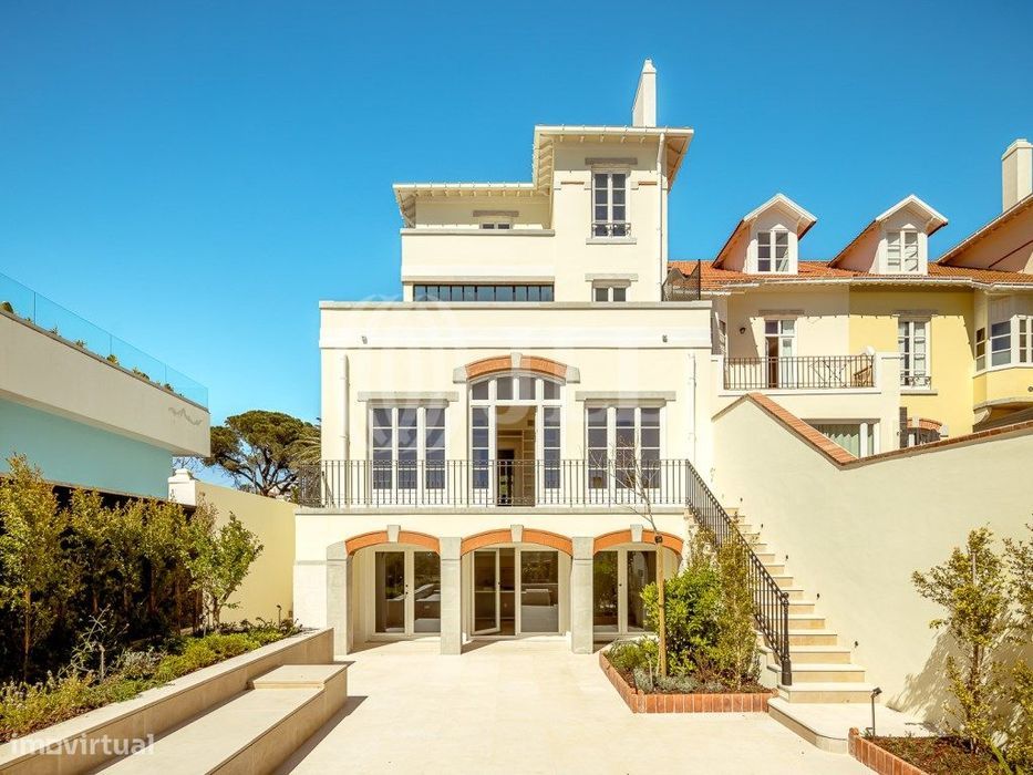 Moradia T3 com piscina, no Monte Estoril, Cascais