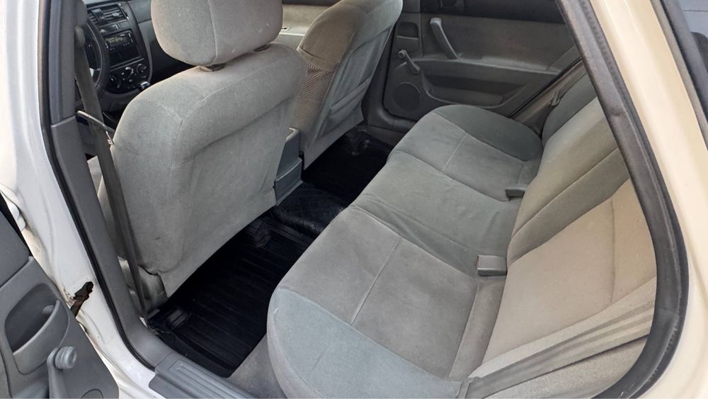 Chevrolet Lacetti 2010 1.6 бензин