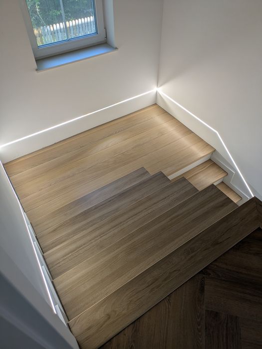 Schody drewniane balustrady
