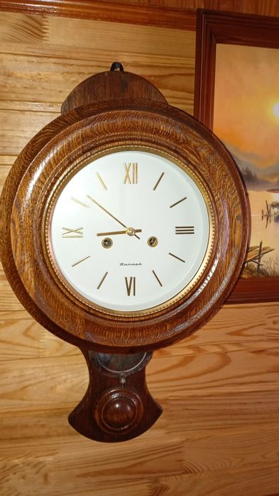 Годинник механічний з боєм в дубовому корпусі.