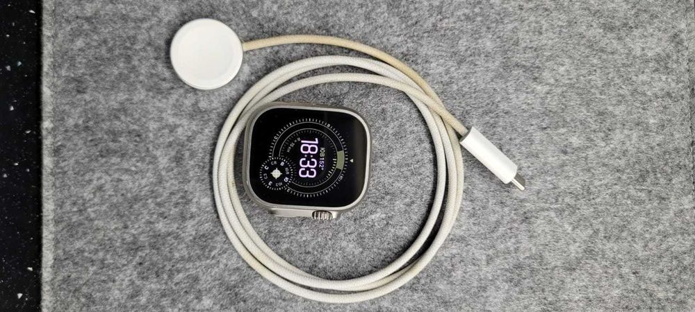 Продам Apple Watch Ultra з новим оригінальним ремінцем