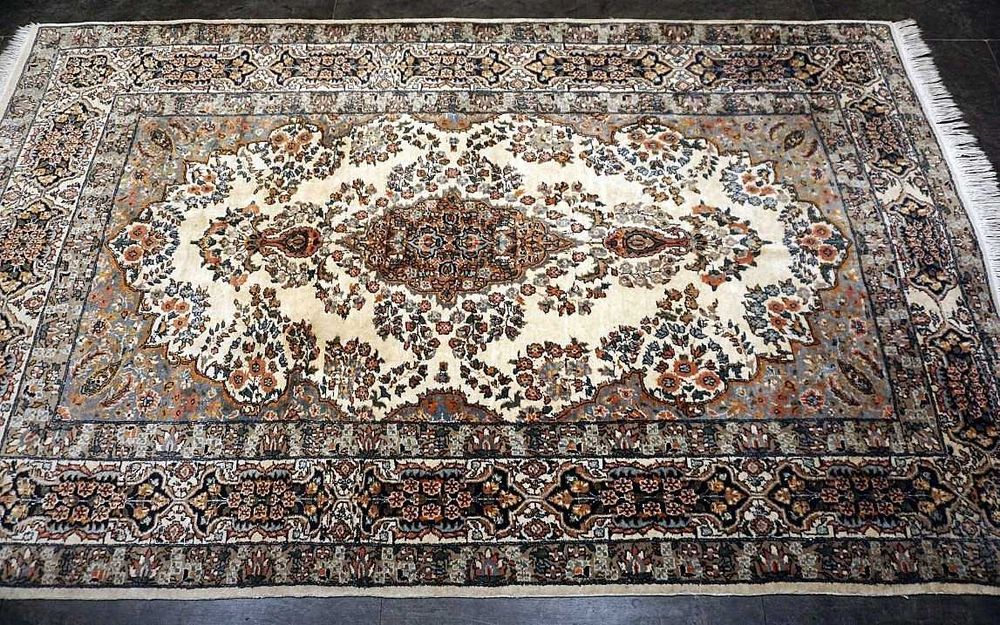 Tapete Persa GHOUM de Lã sobre Algodão com 230cm x 140cm - OBRA PRIMA