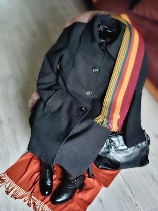 Жіноче пальто Benetton — елегантна класика, яка завжди в моді.