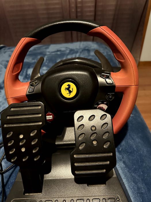 Volante Ferrari Xbox One com Pedais Usado