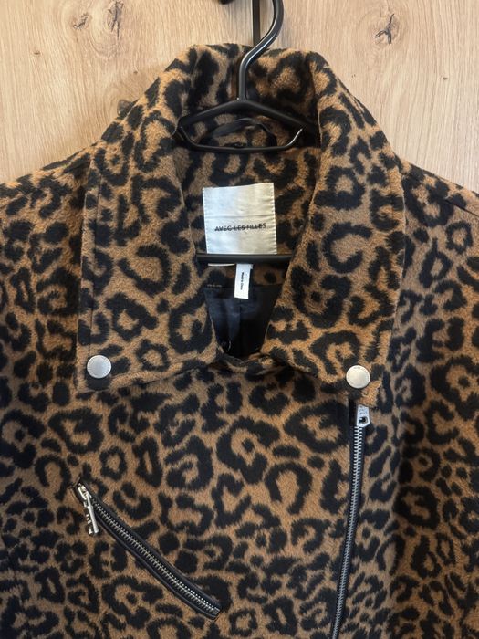 Розпродаж леопардового верхнього одягу