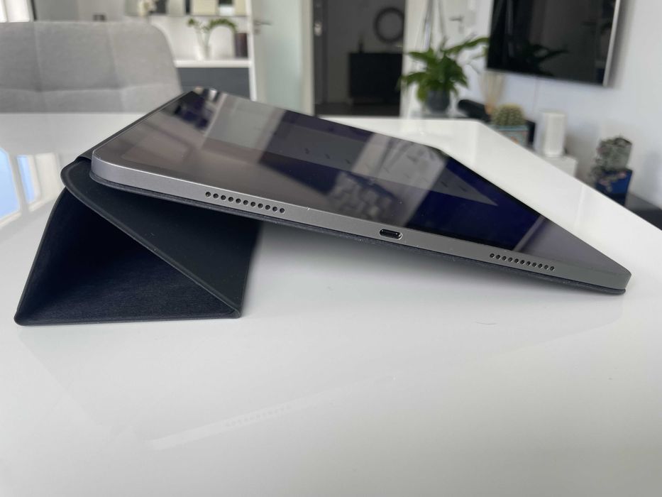 iPad Pro 12.9″ (2021 M1 512 GB) + Magic Keyboard – €850 ono