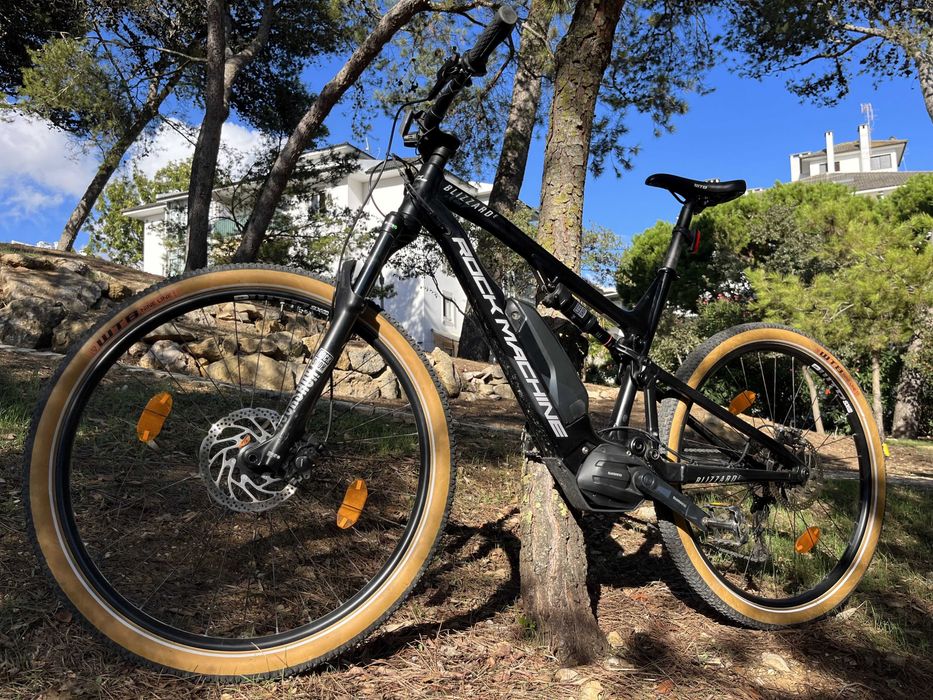 Bicicleta de montanha elétrica