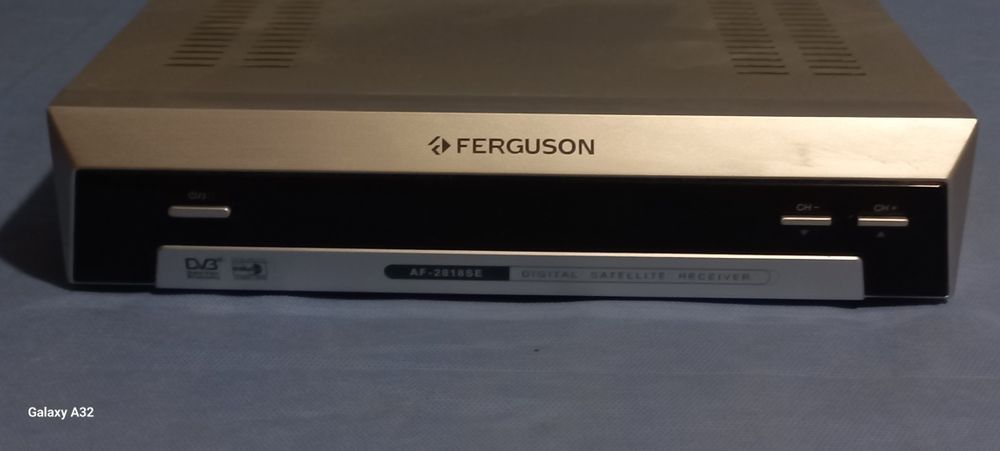 Супутникова  тарілка з тюнером