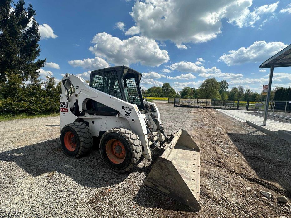 Wynajem maszyn. Ładowarka Bobcat , minikoparka koparka bez operatora