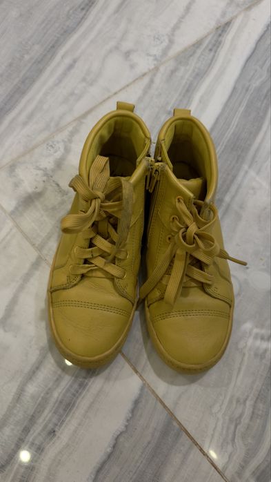 Продам чобітки Clarks