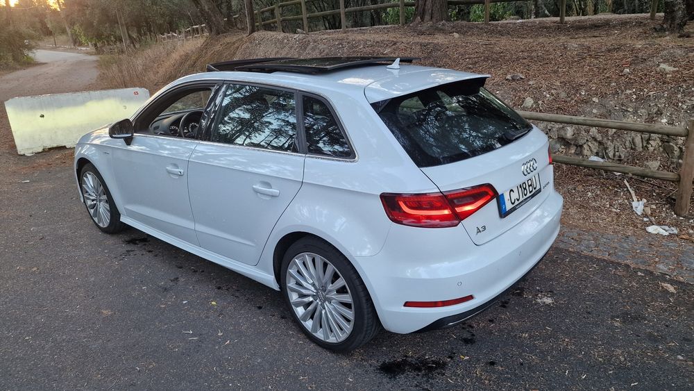 Audi A3 e-tron S-line muitos extras e estimado
