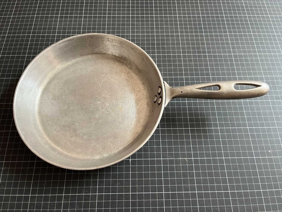 Tacho + frigideira antigos ALBA