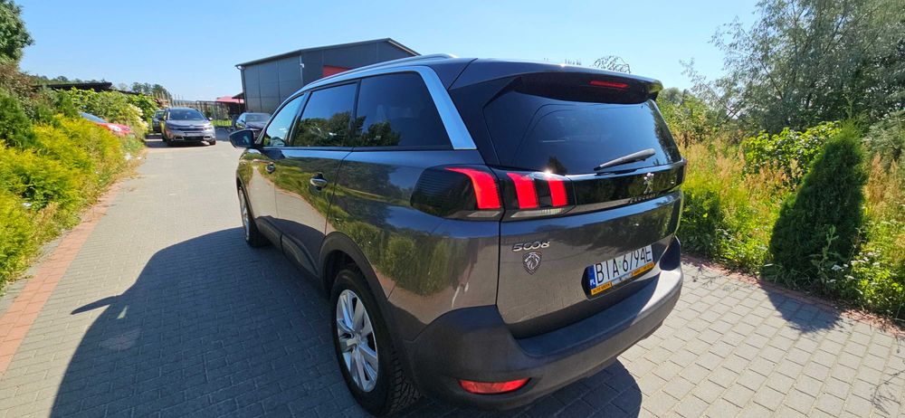 Peugeot 5008 benzyna