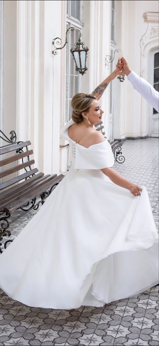 Весільна сукня. ….