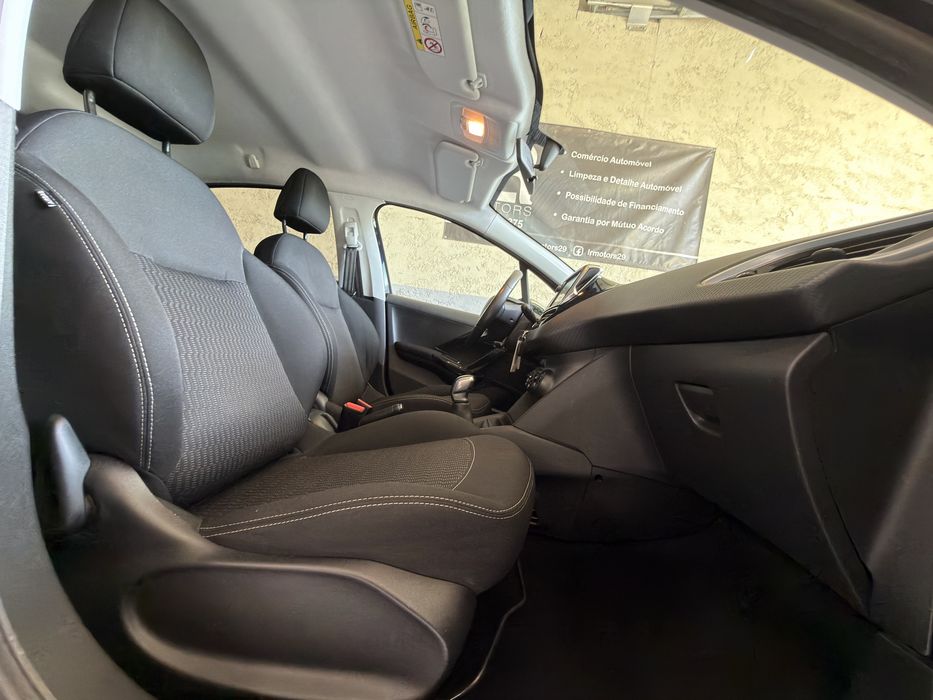 Peugeot 208 1.6 BlueHDi Style - Desde 129€ Mês