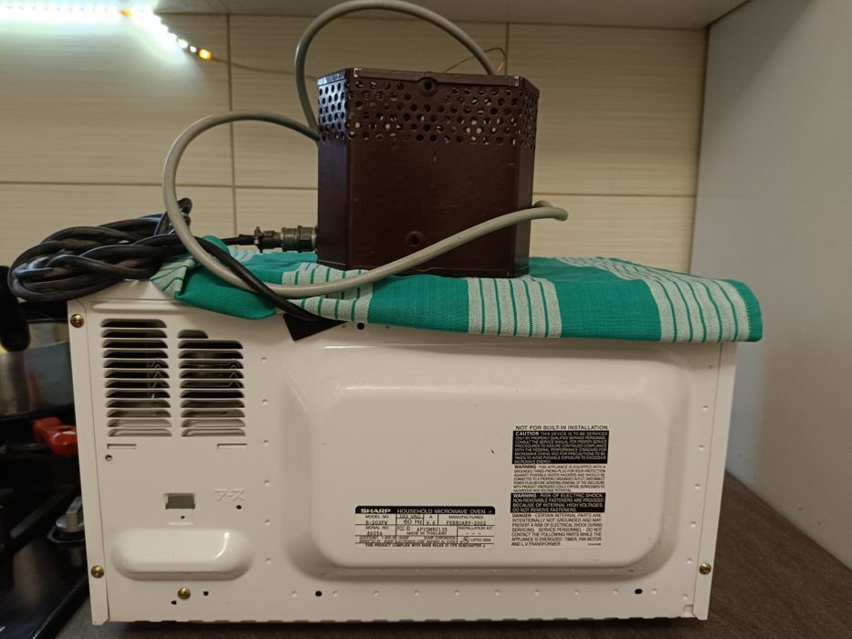 Мікрохвильова піч Sharp