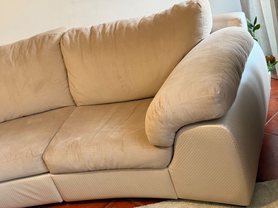 Sofá com chaise long como novo