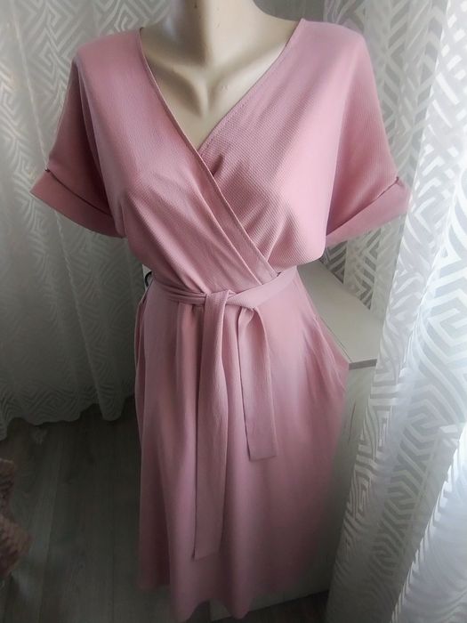 Красива нарядна сукня